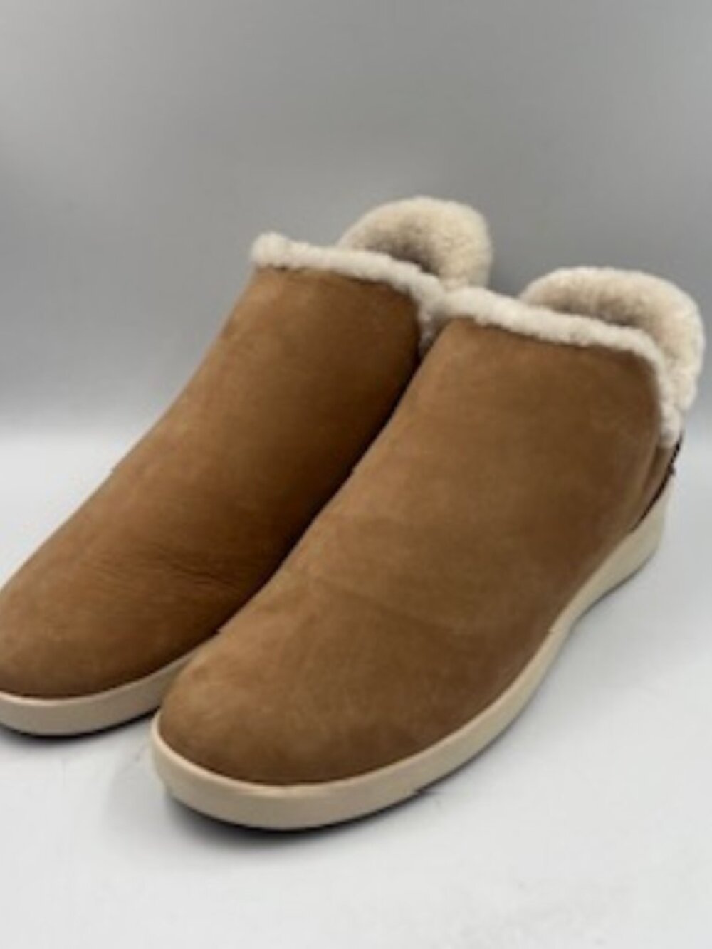 NEW Olukai Boots Women’s 11 Malua Hulu Water Resistant Leather Shearling Lined